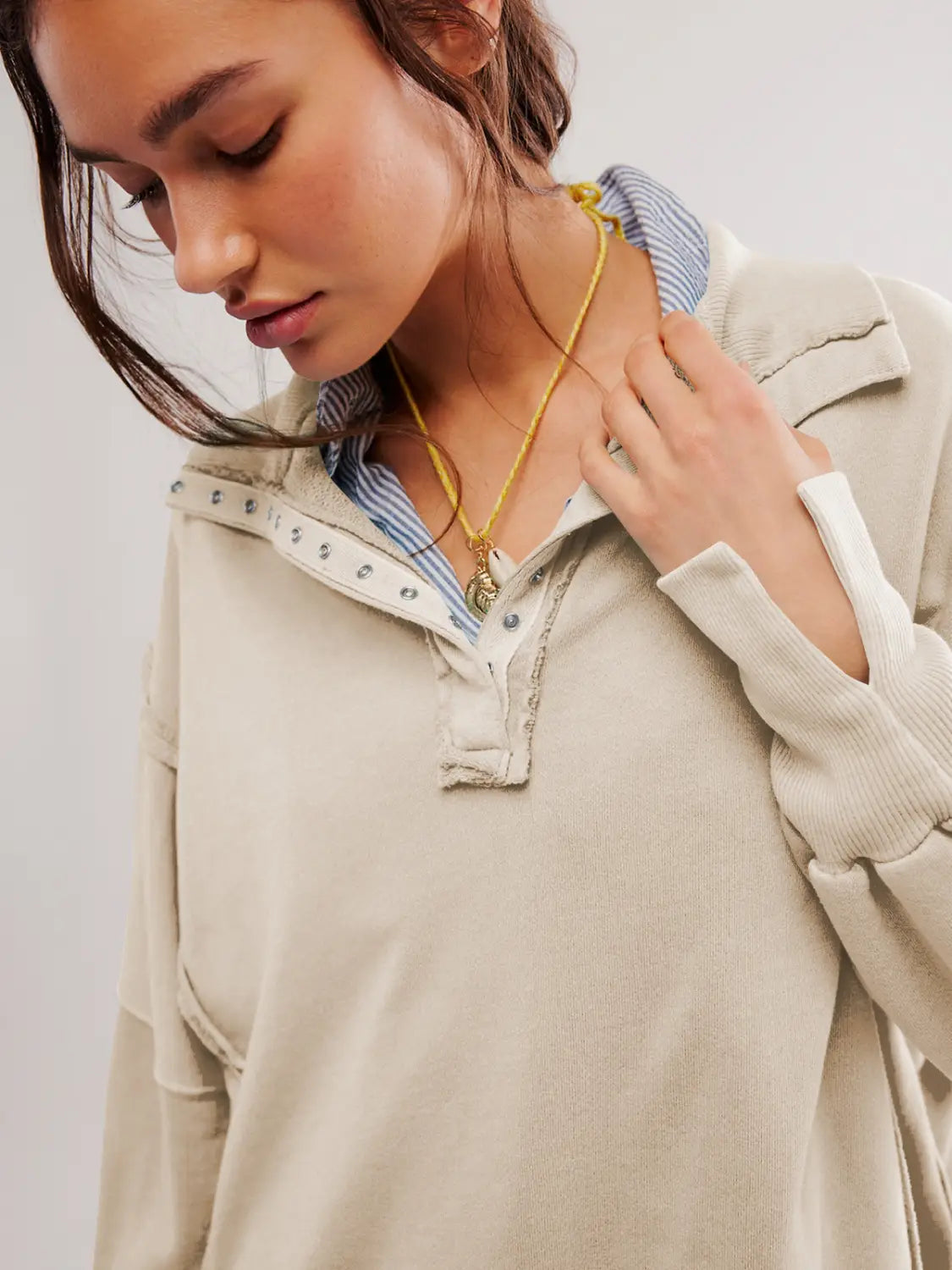 Women’s Lantern Sleeve Decorative Moulding Split Lapel Sweater