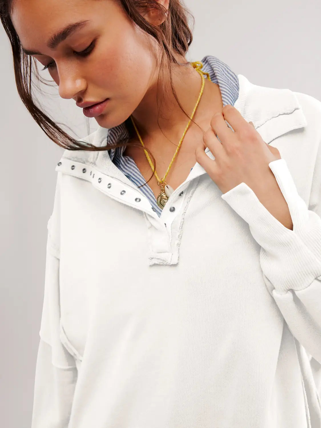 Women’s Lantern Sleeve Decorative Moulding Split Lapel Sweater
