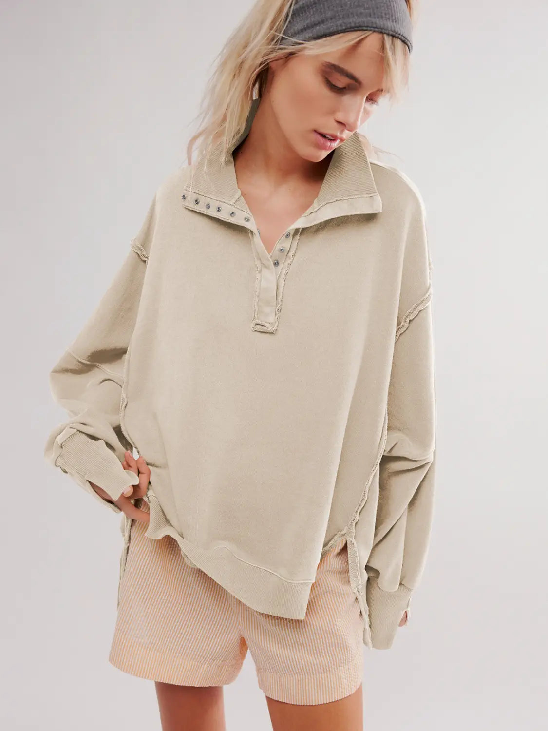 Women’s Lantern Sleeve Decorative Moulding Split Lapel Sweater