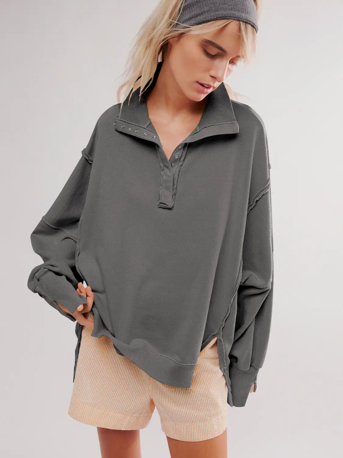 Women’s Lantern Sleeve Decorative Moulding Split Lapel Sweater