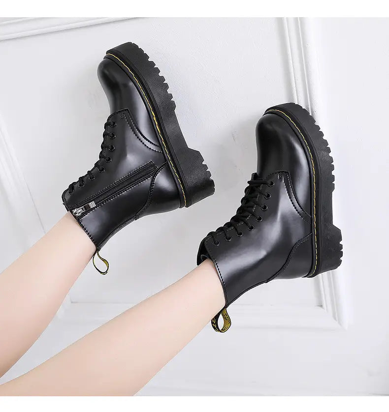 Muffin Bottom Lace-up Motorcycle Boots