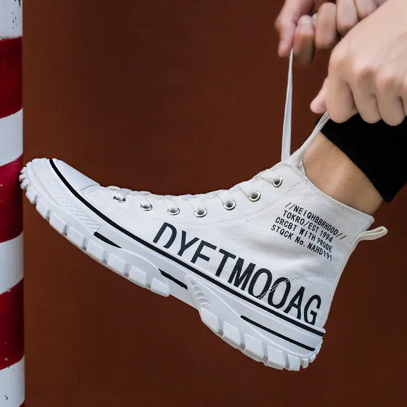 Men’s casual canvas shoes