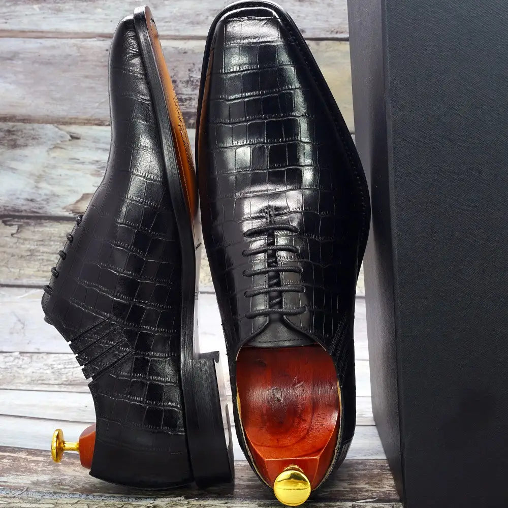 Embossed Fish Pattern Leather Formal Business Shoes