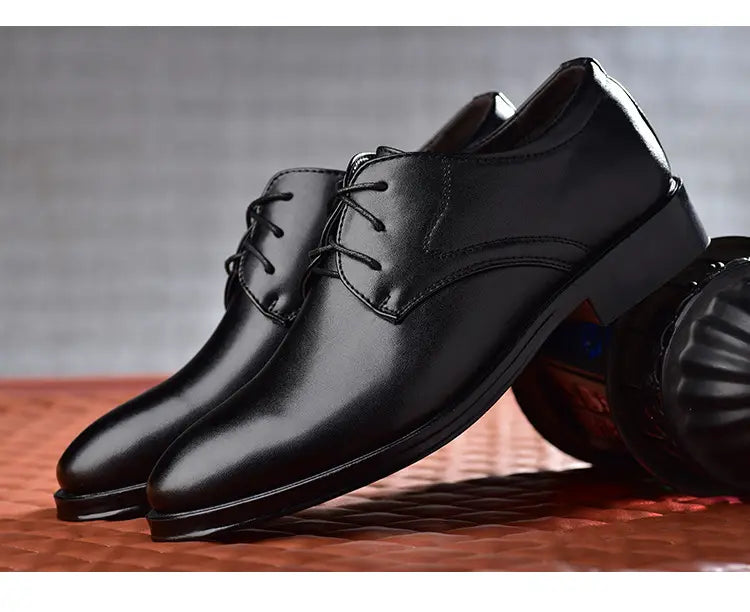 Black Shoes With Pointed Toe For Men