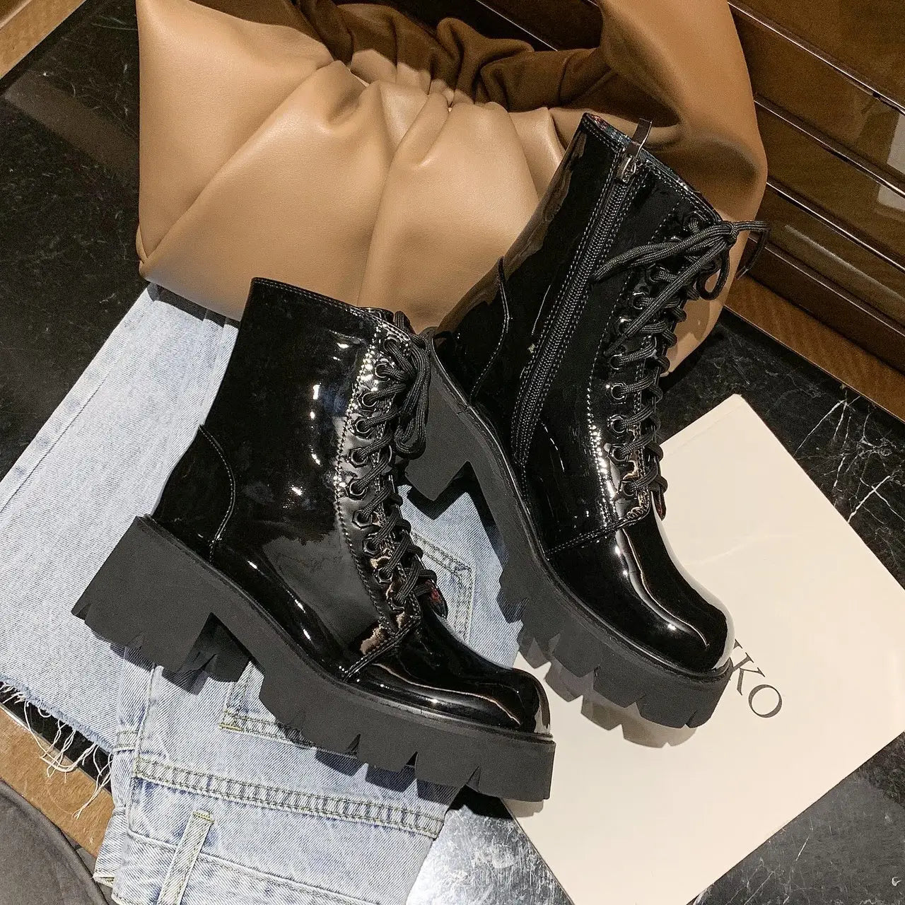 Women’s British style thick heel round toe Martin boots