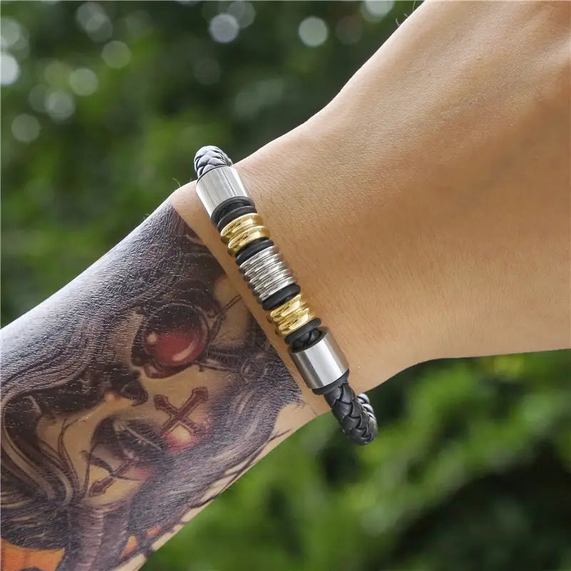 Selling Stainless Steel Men’s Leather Bracelets Simple And Versatile Punk Bracelets Men’s Jewelry And Bracelets