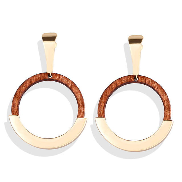 Pair of wooden and gold hoop earrings in women’s jewelry set for girls.
