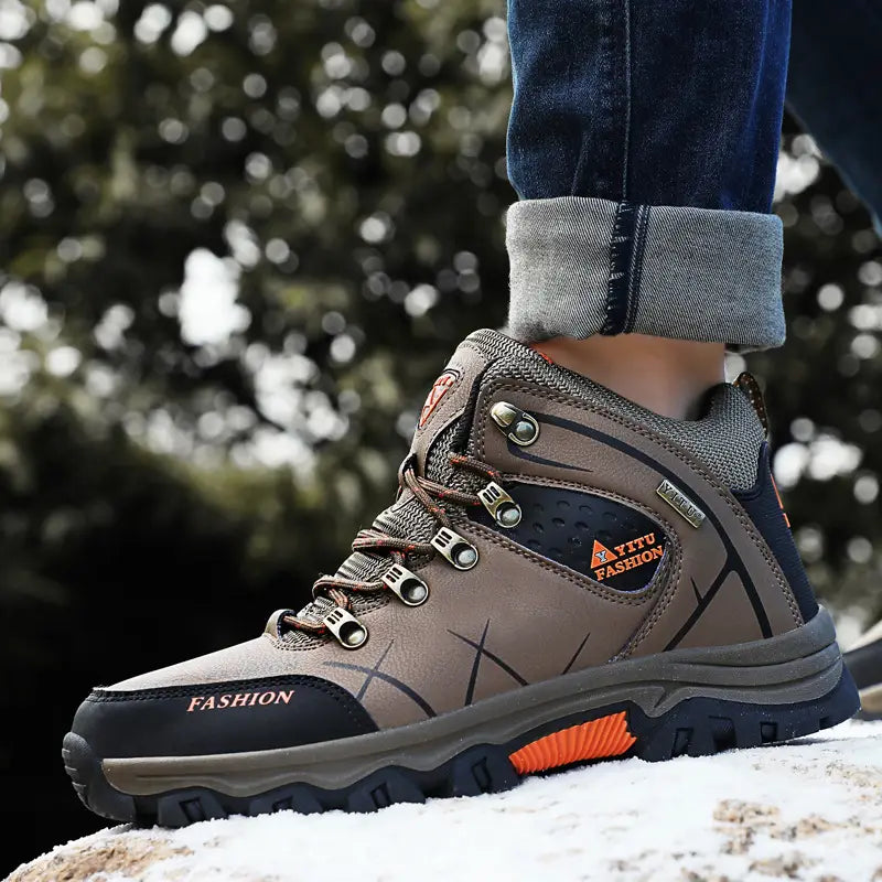 High-top plus velvet outdoor hiking shoes