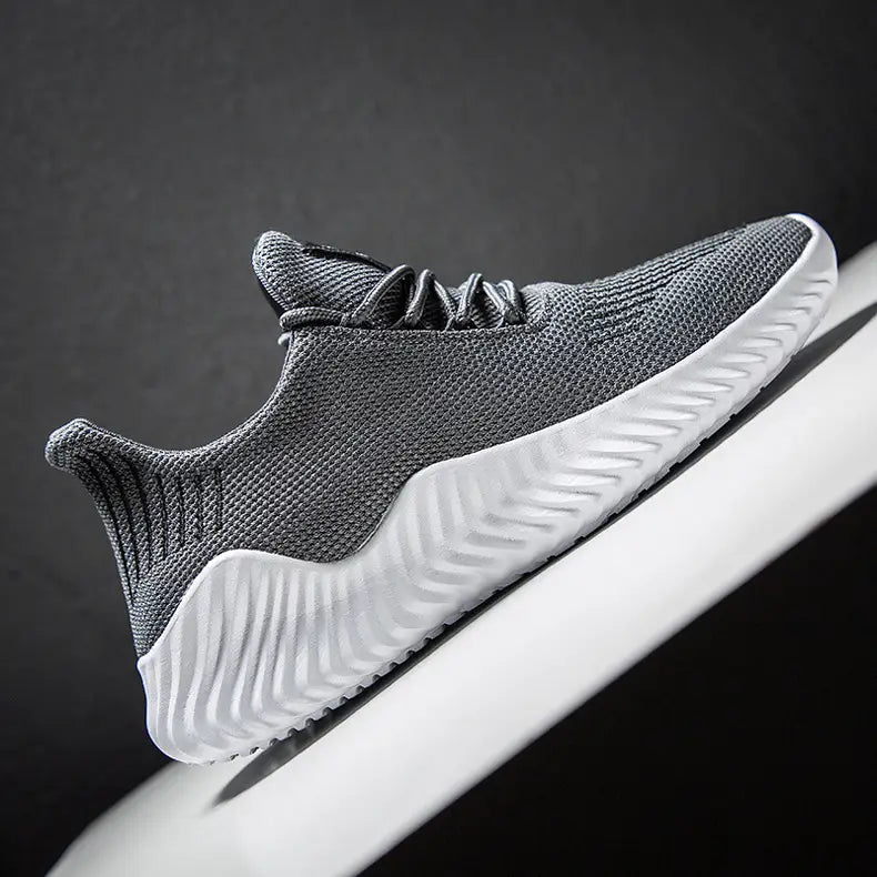 Large Size Men’s Shoes Breathable Sports Shoes Ultra-light Running Shoes New Style