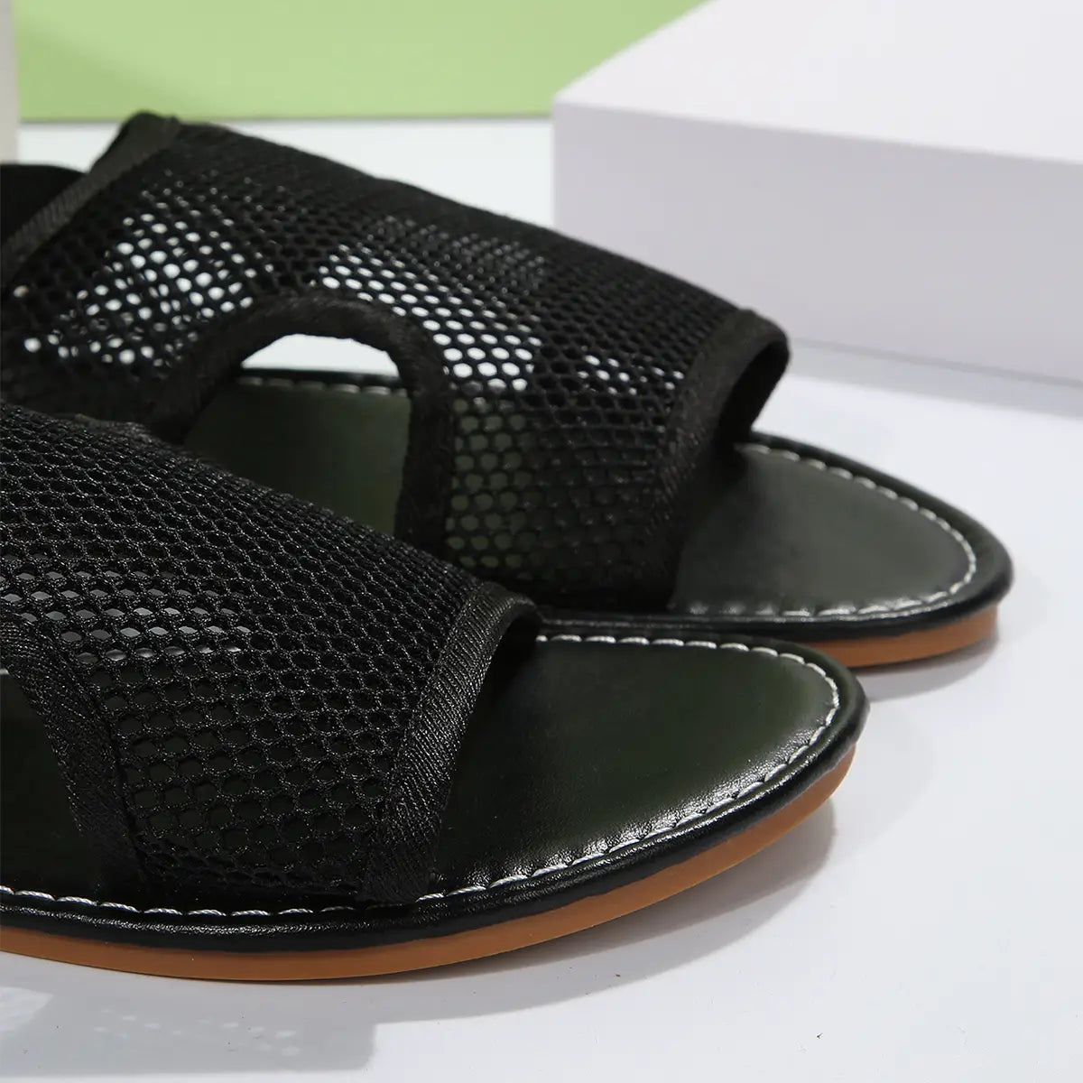 New Mesh Sandals Summer Casual Breathable Flat Shoes For Women Men Beach Shoes