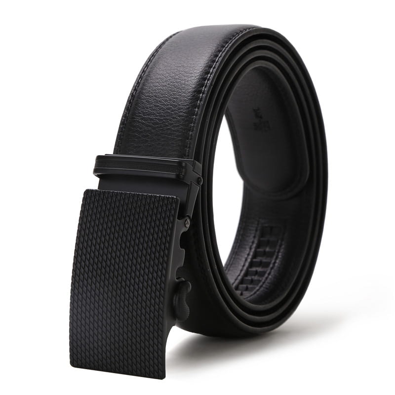 Black leather ratchet belt featuring an automatic buckle for men’s high-end style.