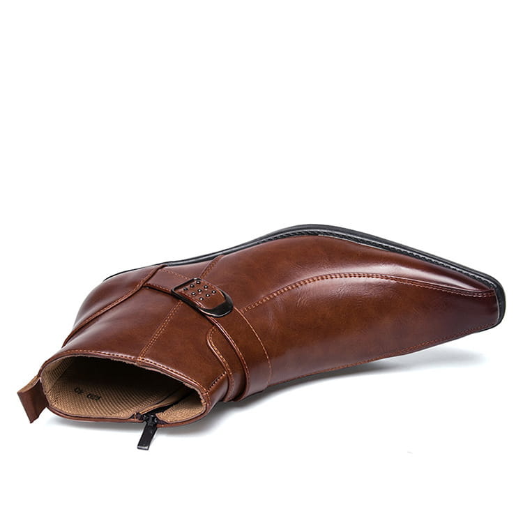 Men’s pointed leather shoes