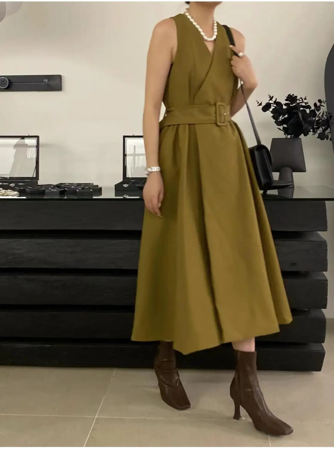 Elegant Temperament Hundreds Of Sleeveless Dresses Plus Trench Coat Set
