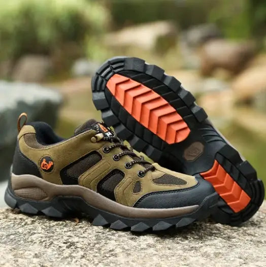 Outdoor hiking shoes
