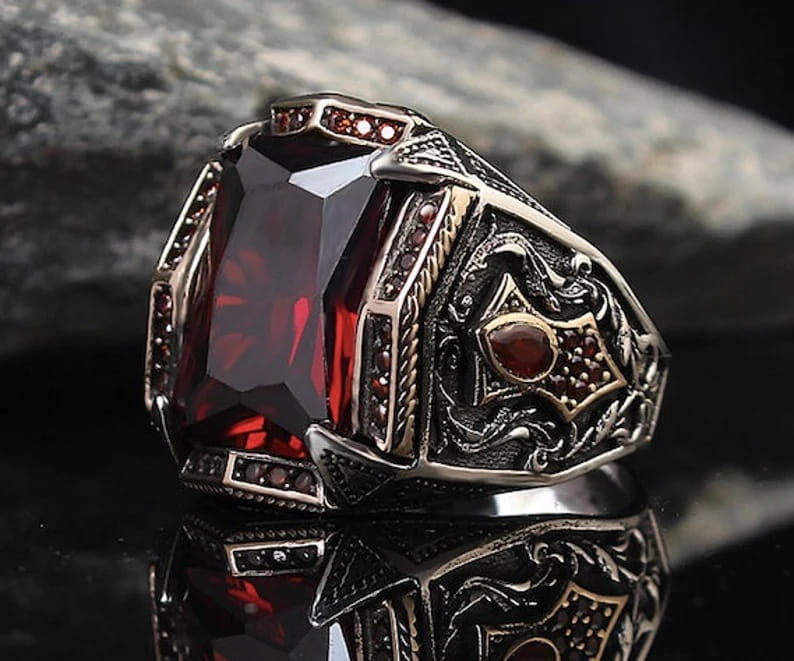 Retro Punk Ge Feng Te Ruby Men’s Personalized Ring