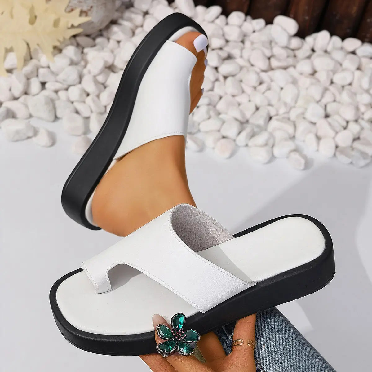 Thick-soled Clip Toe Flat Slippers Outdoor Summer Casual Solid Color Slides Shoes For Women
