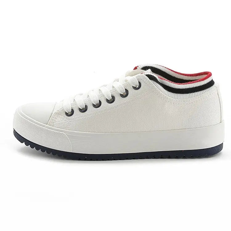 Casual canvas shoes