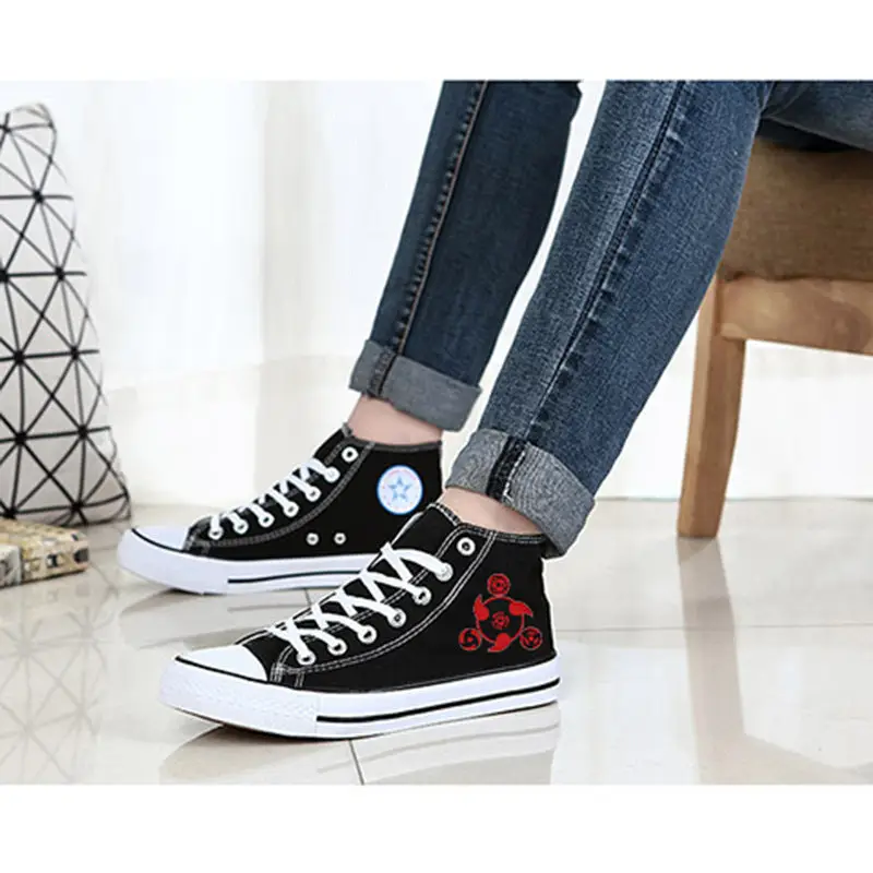 Customized canvas shoes