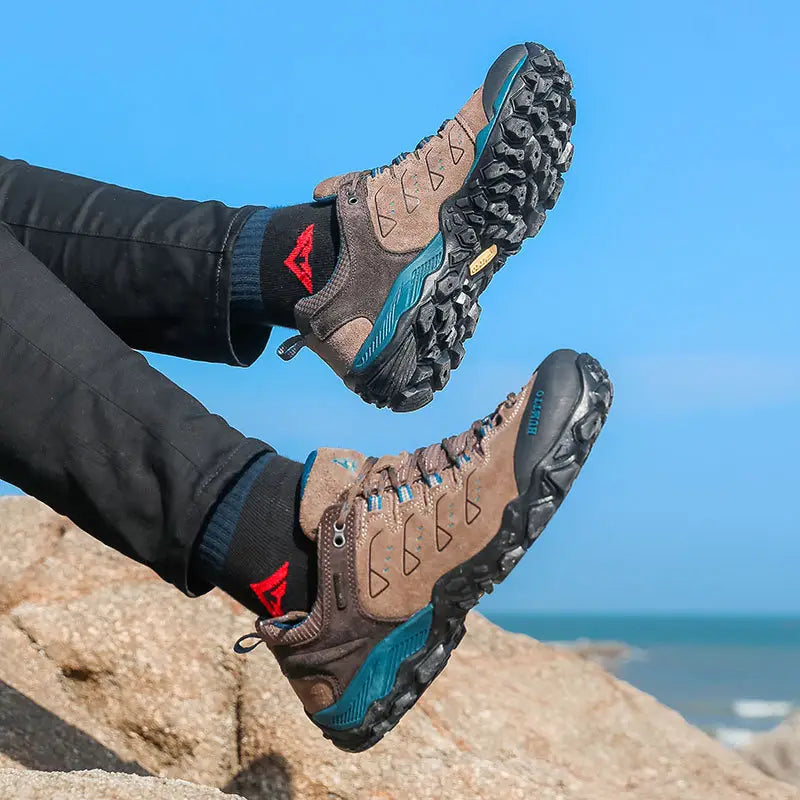 Men’s Spring And Autumn Lightweight And Wear-resistant Sports Hiking Shoes