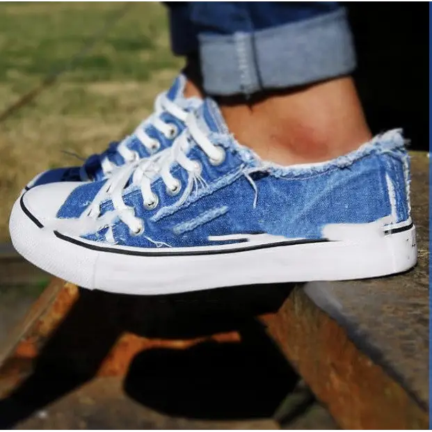 Distressed low-top canvas shoes - Navy blue / 41