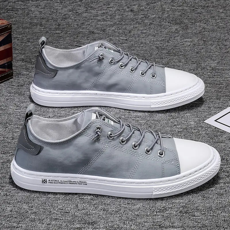 Men’s flat casual canvas shoes