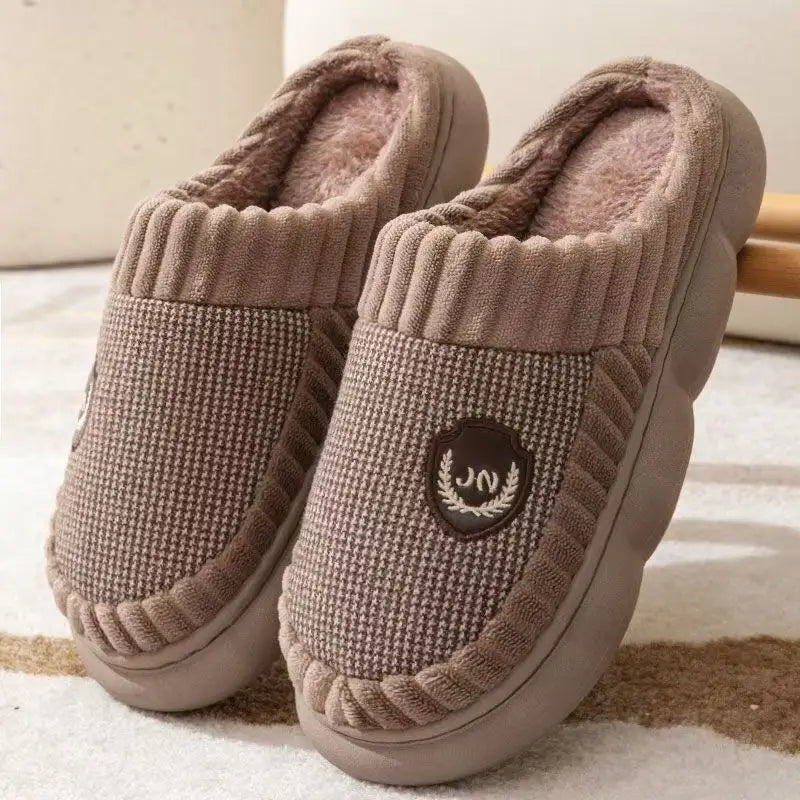 Plus Size Colorblock Plush Slippers
