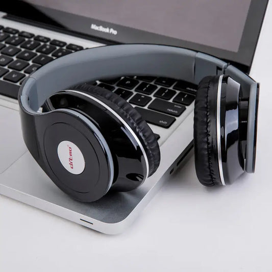 Headphones sports headphones Beyond Trends Hub