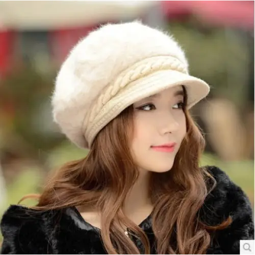 Ladies winter knitted beret - Beige
