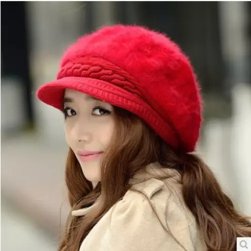Ladies winter knitted beret - Red