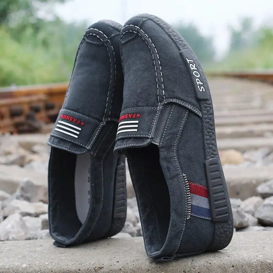 Men’s canvas shoes