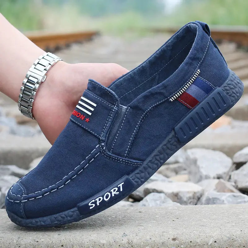 Men’s canvas shoes