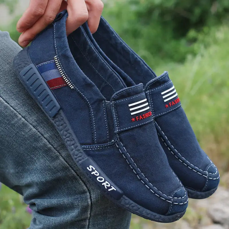 Men’s canvas shoes