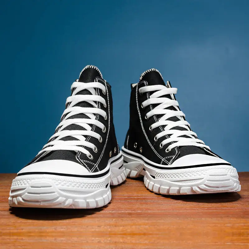 Men’s casual canvas shoes