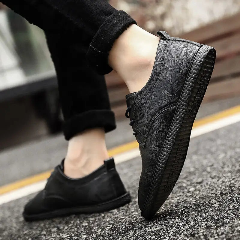 Men's casual leather shoes men's wild Peas Beyond Trends Hub
