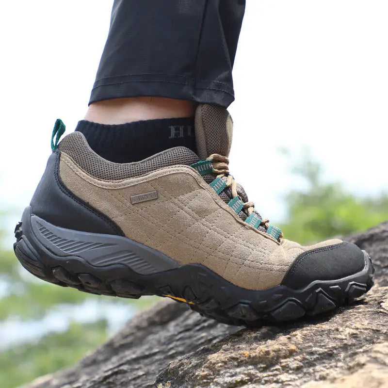 Men’s Non-slip Wear-resistant Hiking Shoes Breathable Travel