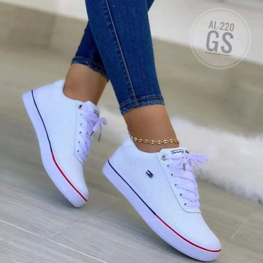 Plus Size Lace Up Casual Women’s Flat Shoes - White / 36