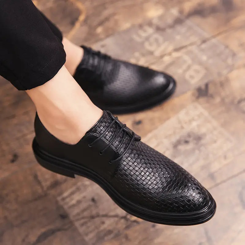Pointed business shoes Beyond Trends Hub