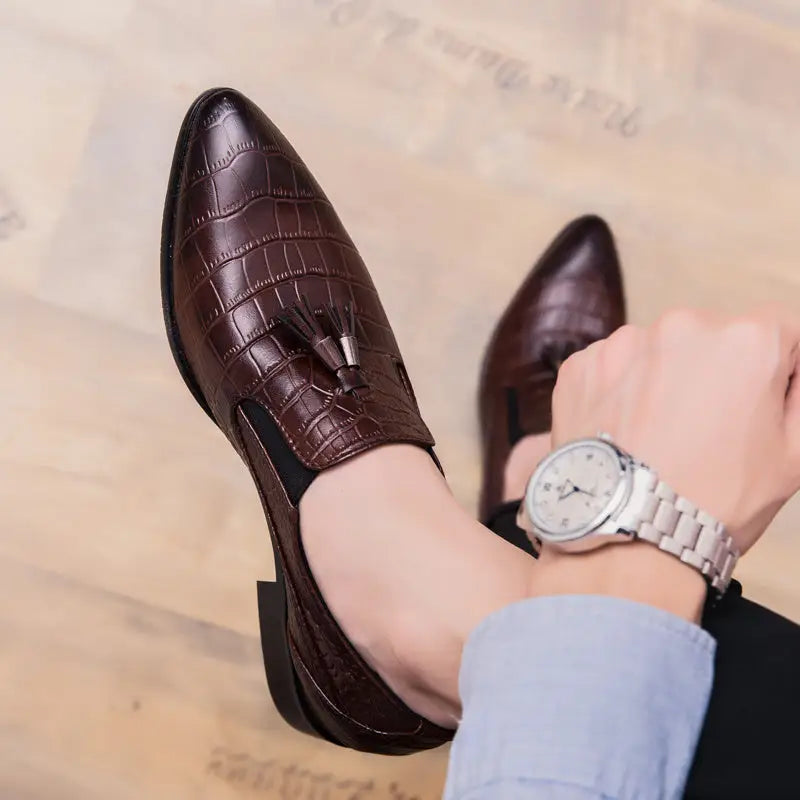 Pointed leather shoes for men Beyond Trends Hub
