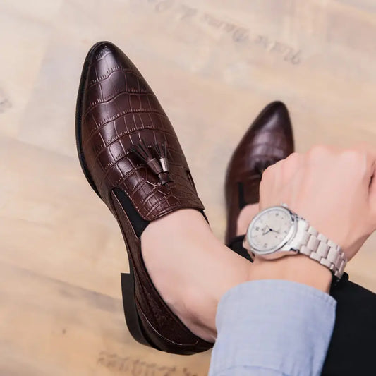 Pointed leather shoes for men Beyond Trends Hub
