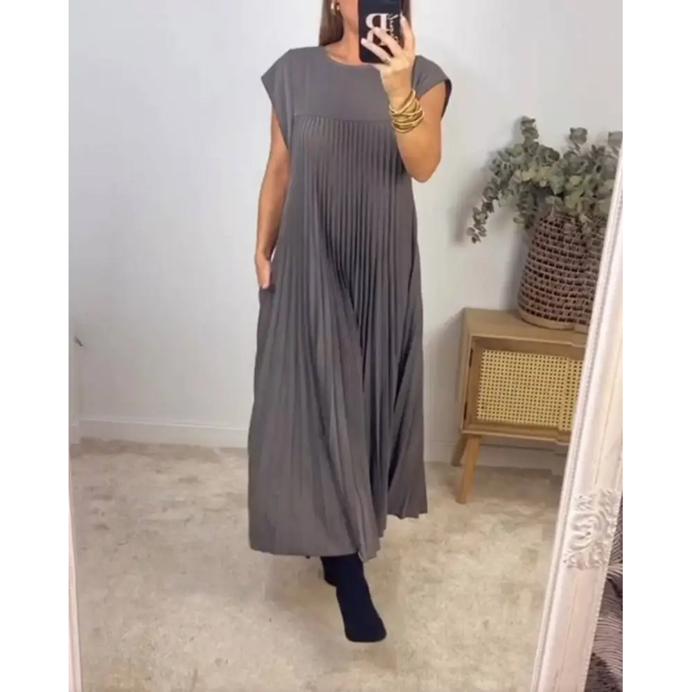 Short Sleeve Pleated Long Dress Summer Round Neck Dress Women's Clothing Beyond Trends Hub