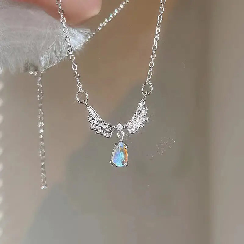 Vintage Gothic Heart Crown Angel Wings Pendant Necklaces For Women Fashion Exquisite Love Shape Clavicle Chain Choker