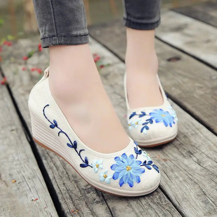 Women’s canvas shoes - white / 39