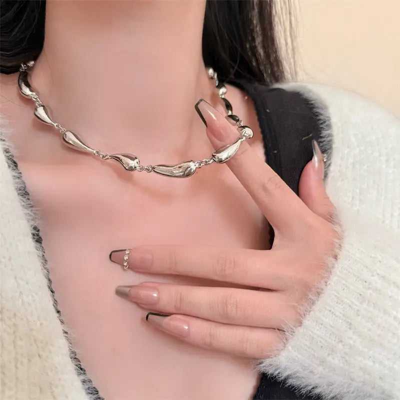 Women’s Metal Water Drop Stitching Necklace