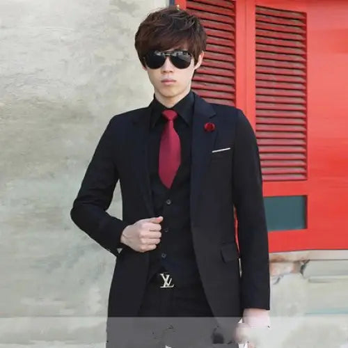 Young men in slim suits - Black red / XL