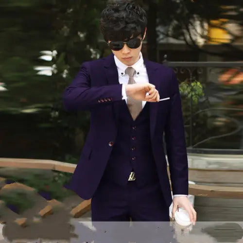 Young men in slim suits - Violet / M